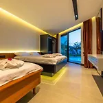 Azize * 费特希耶